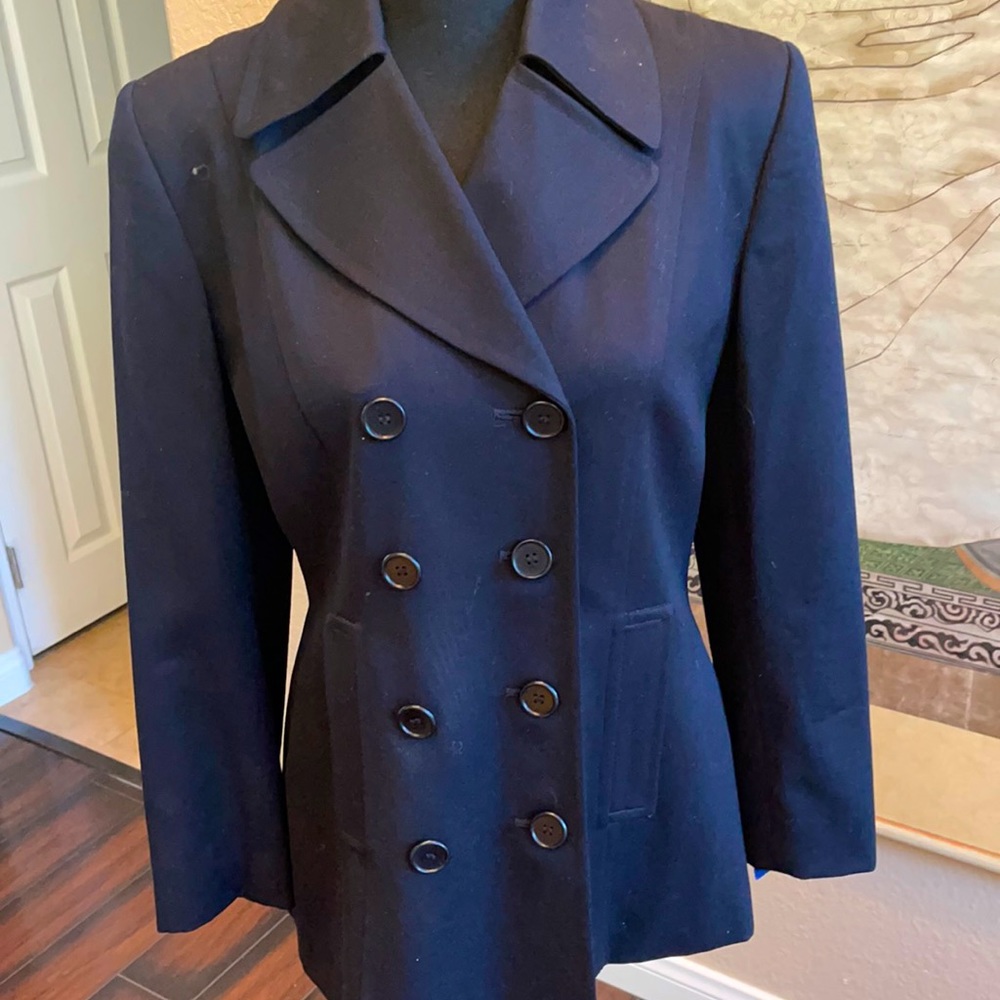 Woman’s double breasted black blazer by TAHARI Size 6